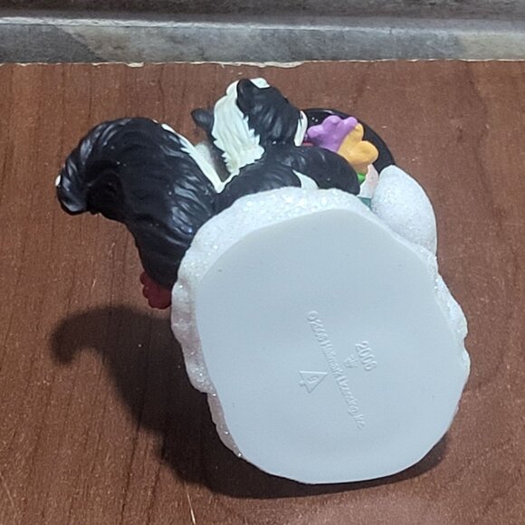 Hallmark Snow Buddies 2006 Snowman Skunk Christmas Ornament - Picture 6 of 12